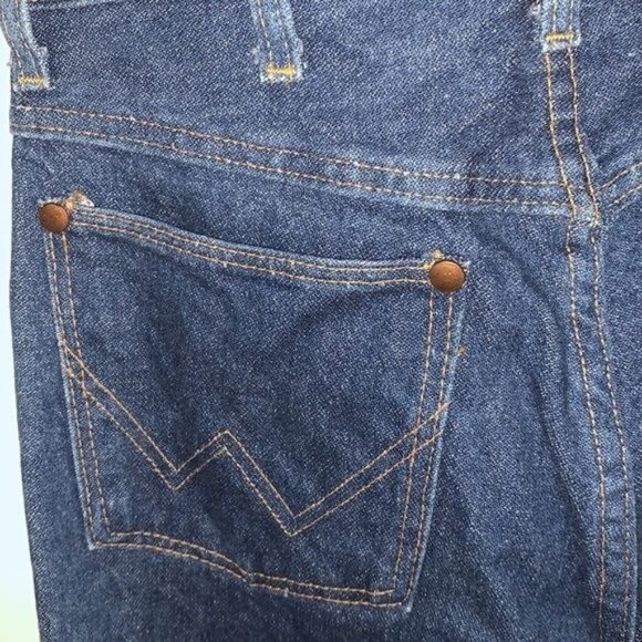 Wrangler Women's Classic Fit High-Waisted Blue Denim Jeans 13MWZG Size 7 X 32 - Picture 8 of 16